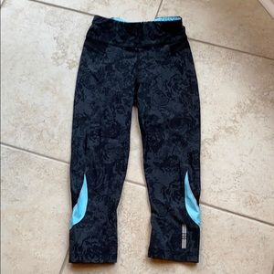 Sweaty Betty ECU floral Capri leggings size xs
